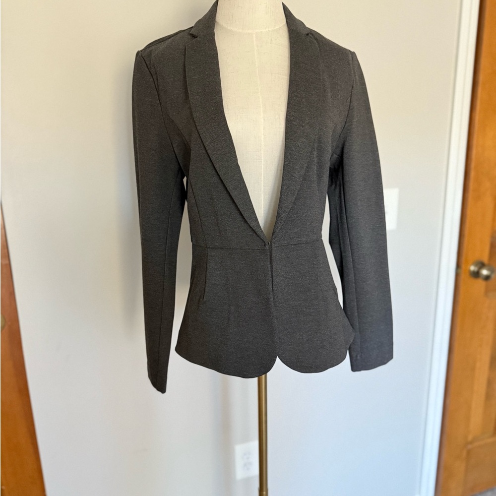 NWT Quince blazer gray women’s size small stretchy scuba ponte
